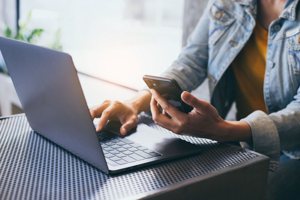 parent researching the difference between cbt vs. dbt for their teen